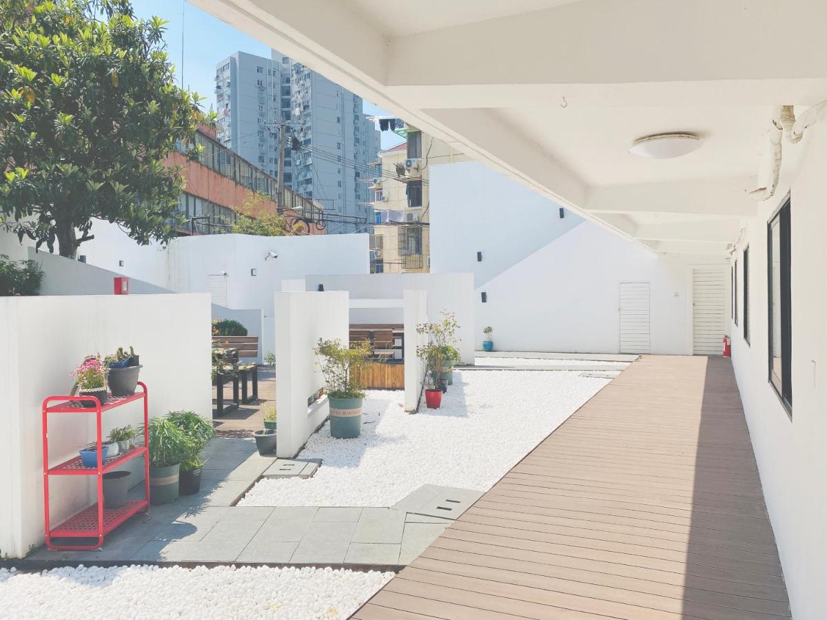 Hidden Garden International Youth Hostel -Near Oriental Pearl &Lujiazui -Garden Social Area -Bar -Cafe -Free Laundry Luggage Storage -24H Front Desk -English Service Shanghaj Zewnętrze zdjęcie