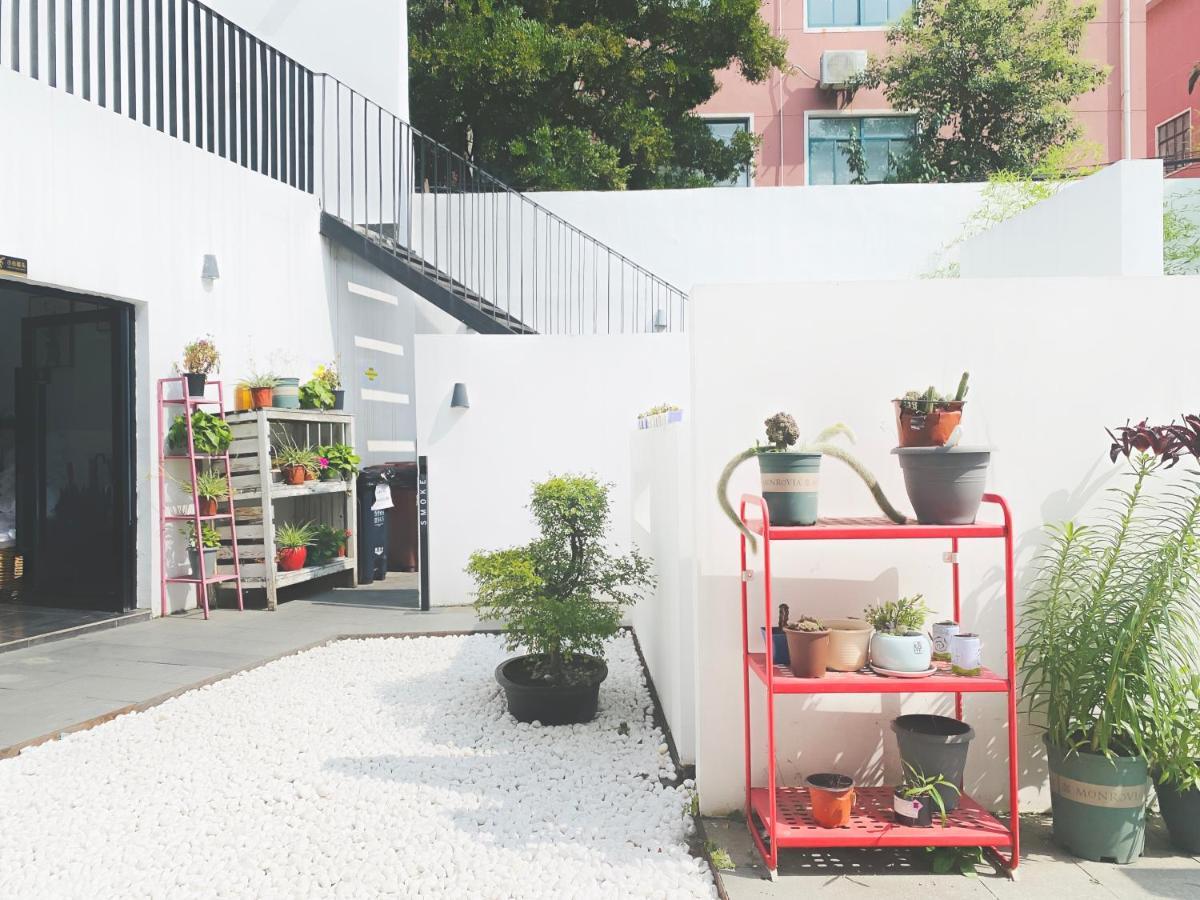 Hidden Garden International Youth Hostel -Near Oriental Pearl &Lujiazui -Garden Social Area -Bar -Cafe -Free Laundry Luggage Storage -24H Front Desk -English Service Shanghaj Zewnętrze zdjęcie