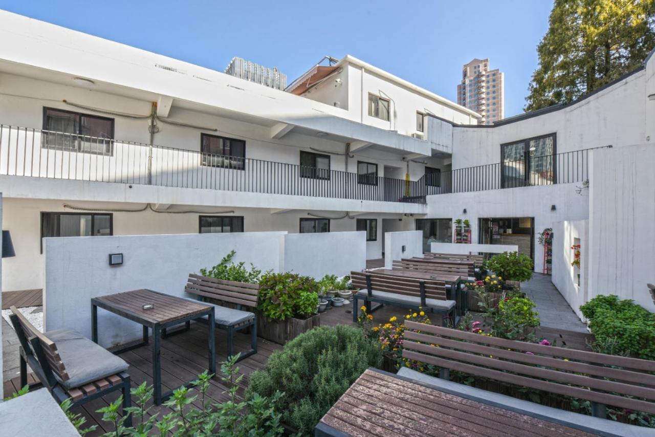 Hidden Garden International Youth Hostel -Near Oriental Pearl &Lujiazui -Garden Social Area -Bar -Cafe -Free Laundry Luggage Storage -24H Front Desk -English Service Shanghaj Zewnętrze zdjęcie