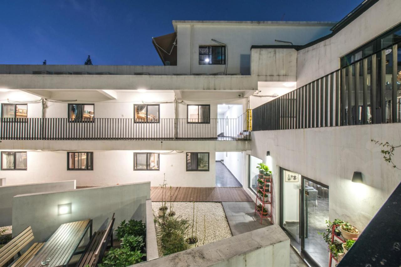 Hidden Garden International Youth Hostel -Near Oriental Pearl &Lujiazui -Garden Social Area -Bar -Cafe -Free Laundry Luggage Storage -24H Front Desk -English Service Shanghaj Zewnętrze zdjęcie